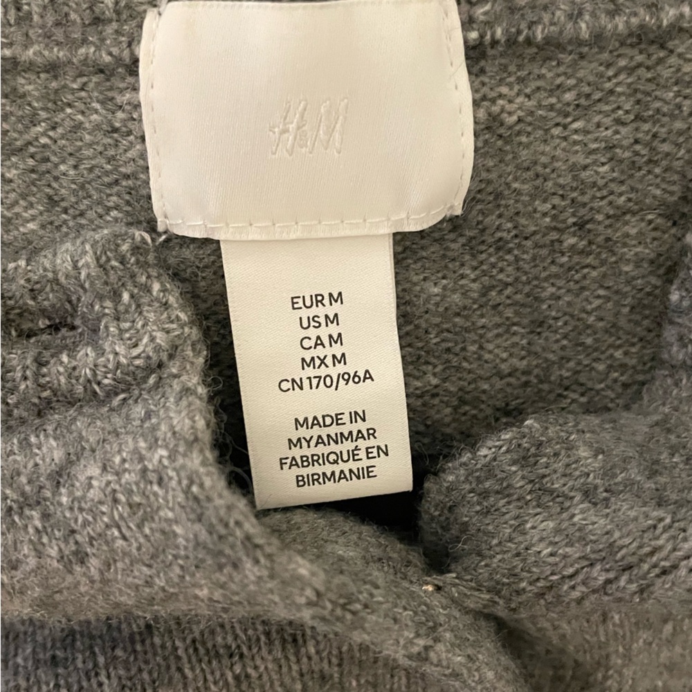 Gray Crewneck Short-Sleeve Cardigan Sweater - H&M - Picture 3 of 3